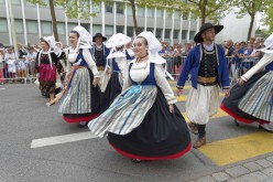 Festival interceltique - Cercle Ar Bleuniou Kignez - D420036