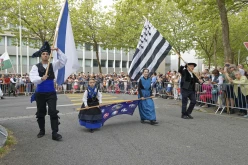 Festival interceltique - Parade Drapeaux - D419049