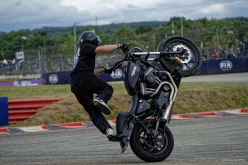 More and More Stunt Harley à LoheacRX-2026 - 41800