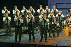 Brest 2018 Bagad Melinerion PA34136