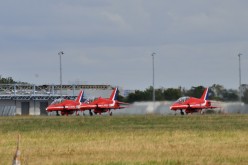 RENNES AIRSHOW 2010 -   les " Red Arrows " 4