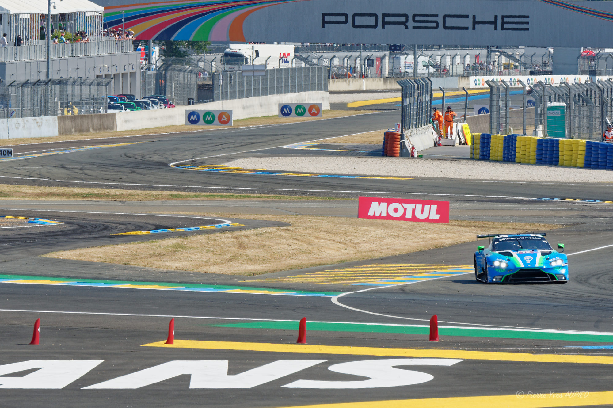 24H du Mans 2023 - n°72 Aston Martin Vantage AMR - IMG3357