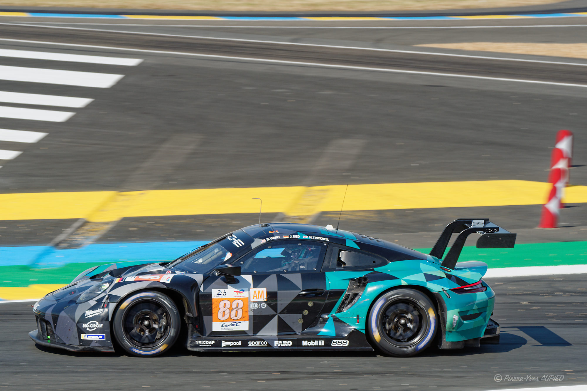 24H du Mans 2023 - n°88 Porsche 911 RSR- IMG3411