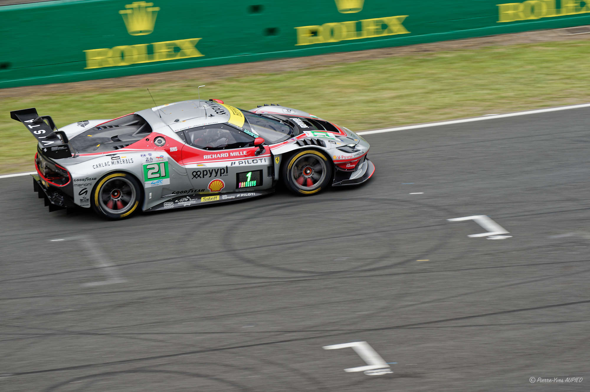 N° 21 FERRARI 296 LMGT3 Evo en catégorie LMGT3 - 24 H du Mans 2026 - 688D4C