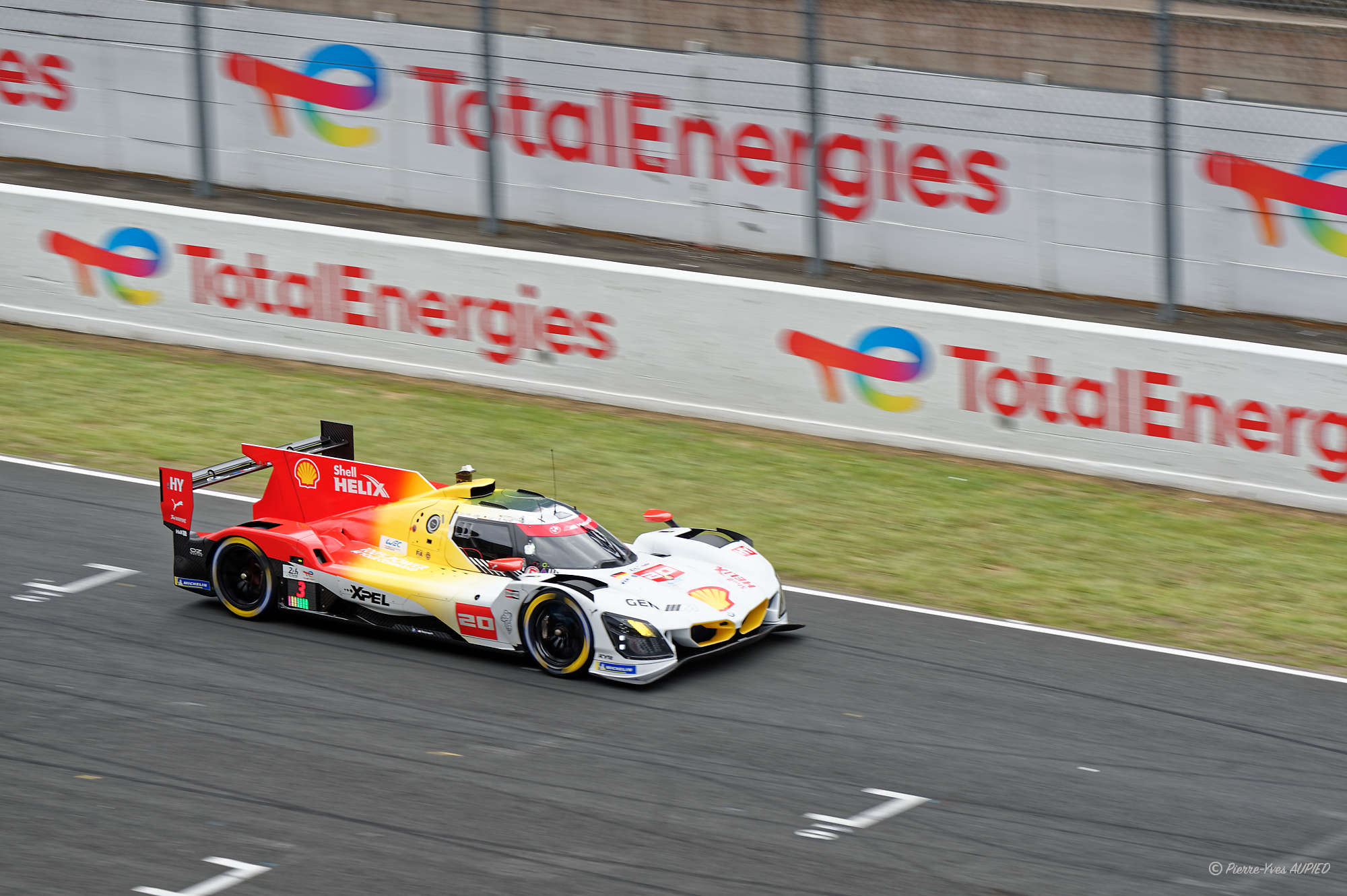 N° 20 BMW M Hybrid V8 en catégorie Hypercar - 24 H du Mans 2026 - 694D4C