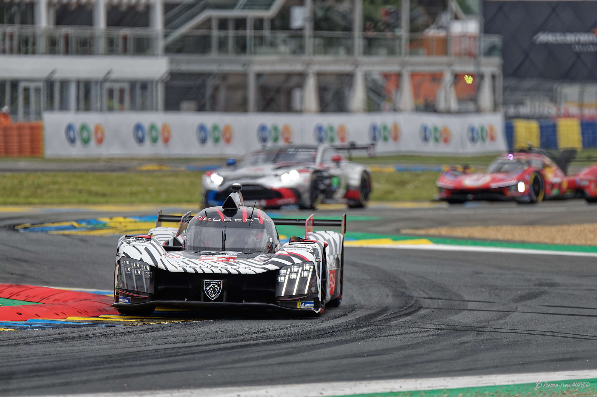 N° 94 PEUGEOT 9X8 en catégorie Hypercar - 24 H du Mans 2026 - 728D4C
