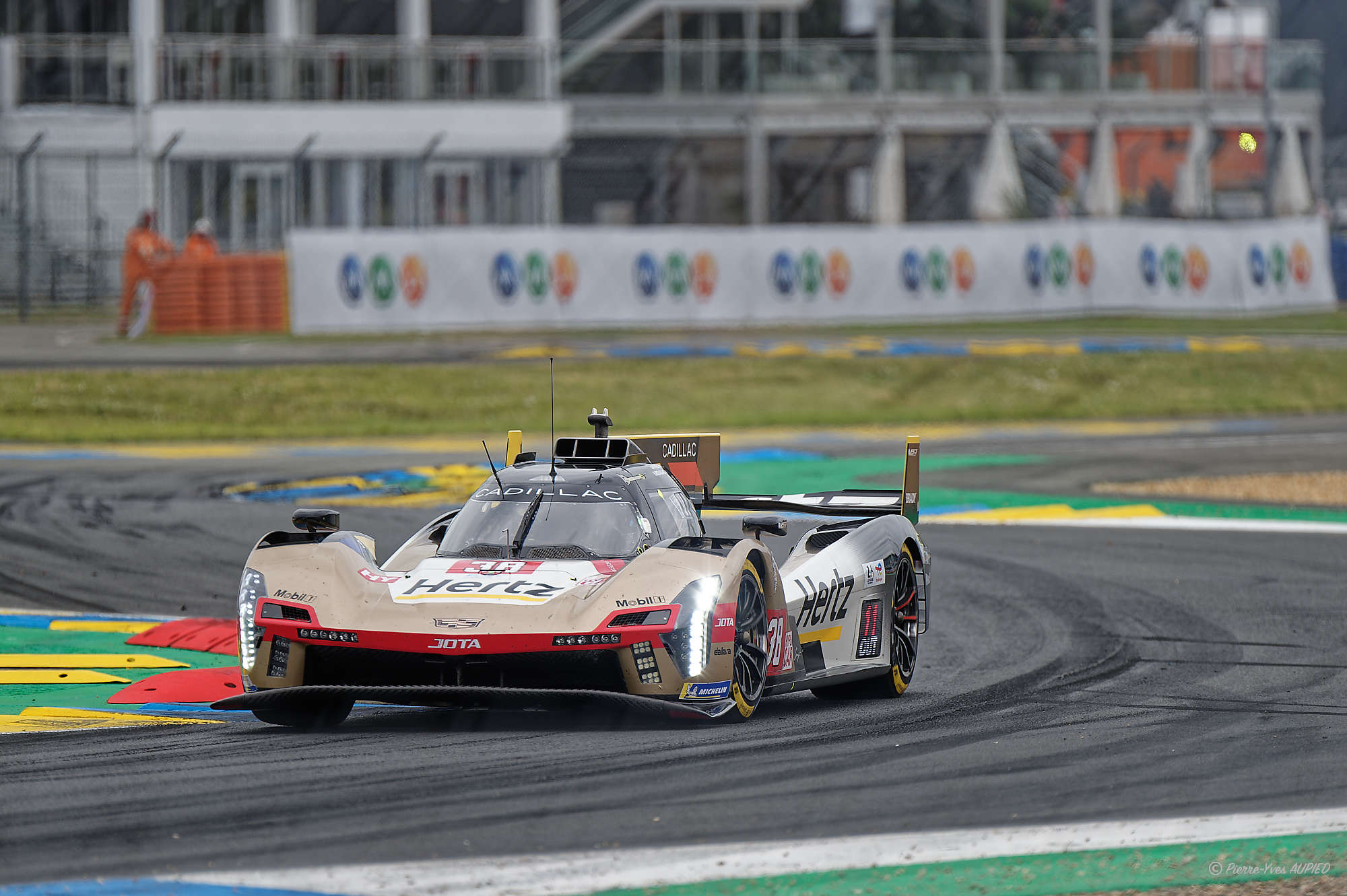 N° 38 CADILLAC V-SeriesR en catégorie Hypercar - 24 H du Mans 2026 - 742D4C