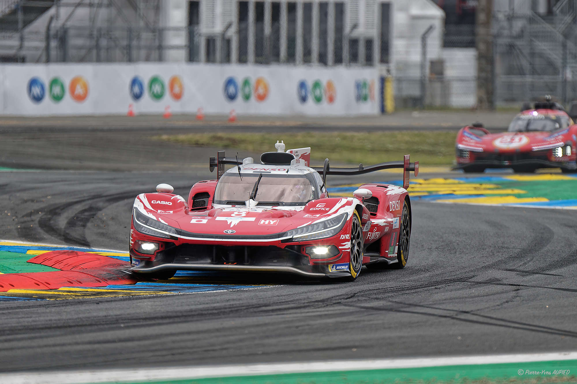 N° 8 TOYOTA TR010 Hybrid en catégorie Hypercar - 24 H du Mans 2026 - 777D4C