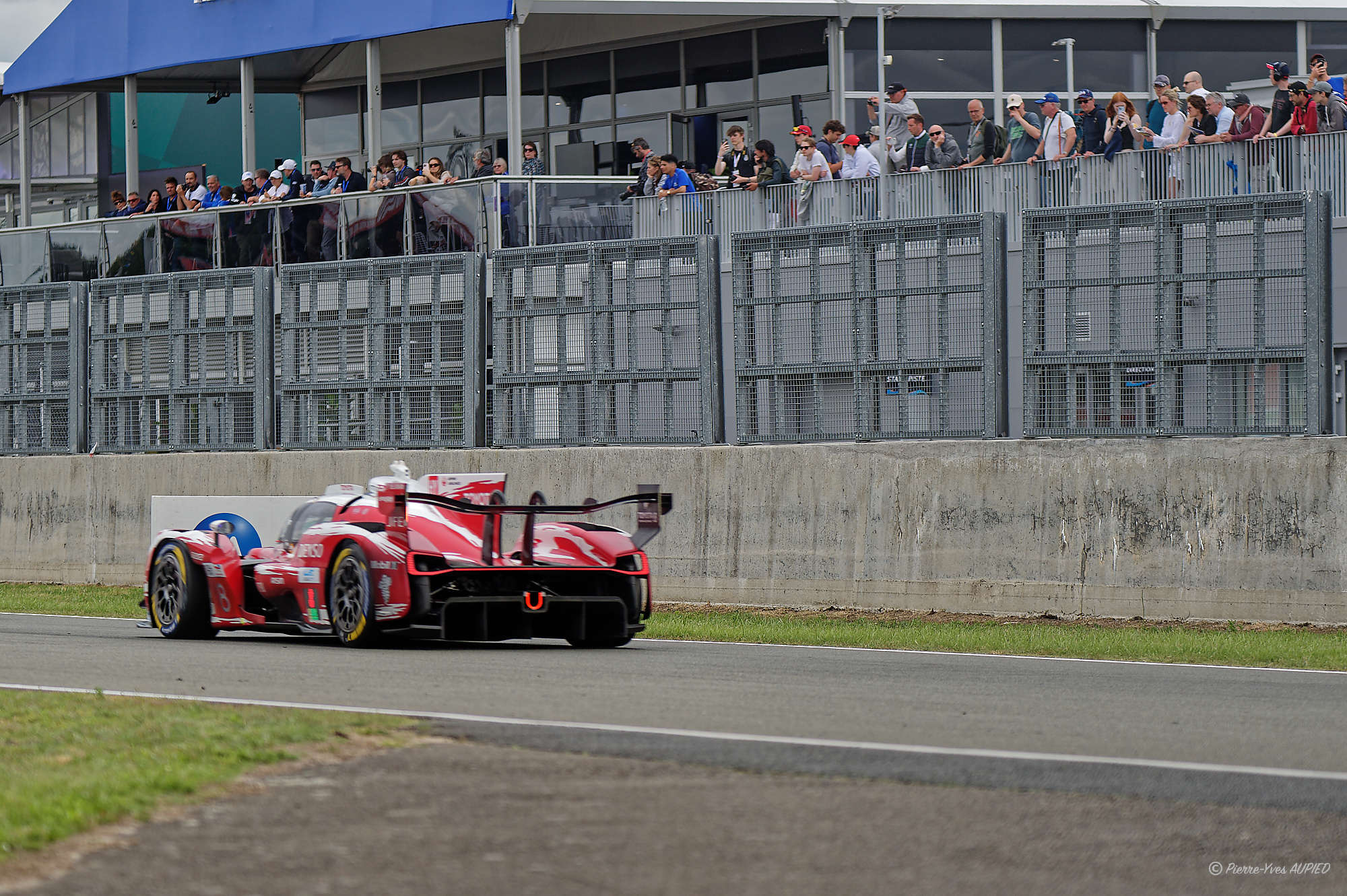N° 8 TOYOTA TR010 Hybrid en catégorie Hypercar - 24 H du Mans 2026 - 799D4C