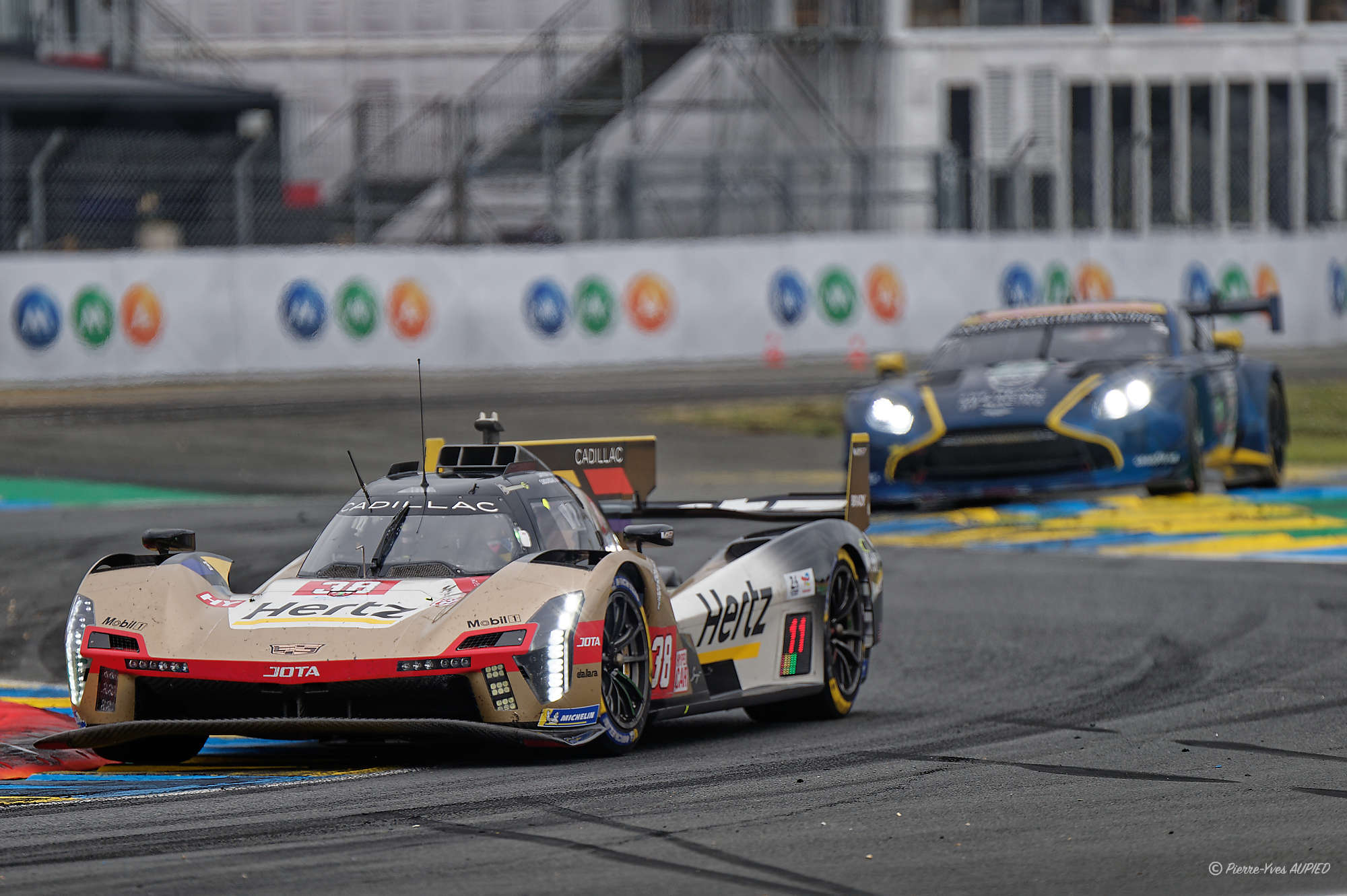 N° 38 CADILLAC V-SeriesR en catégorie Hypercar - 24 H du Mans 2026 - 813D4C