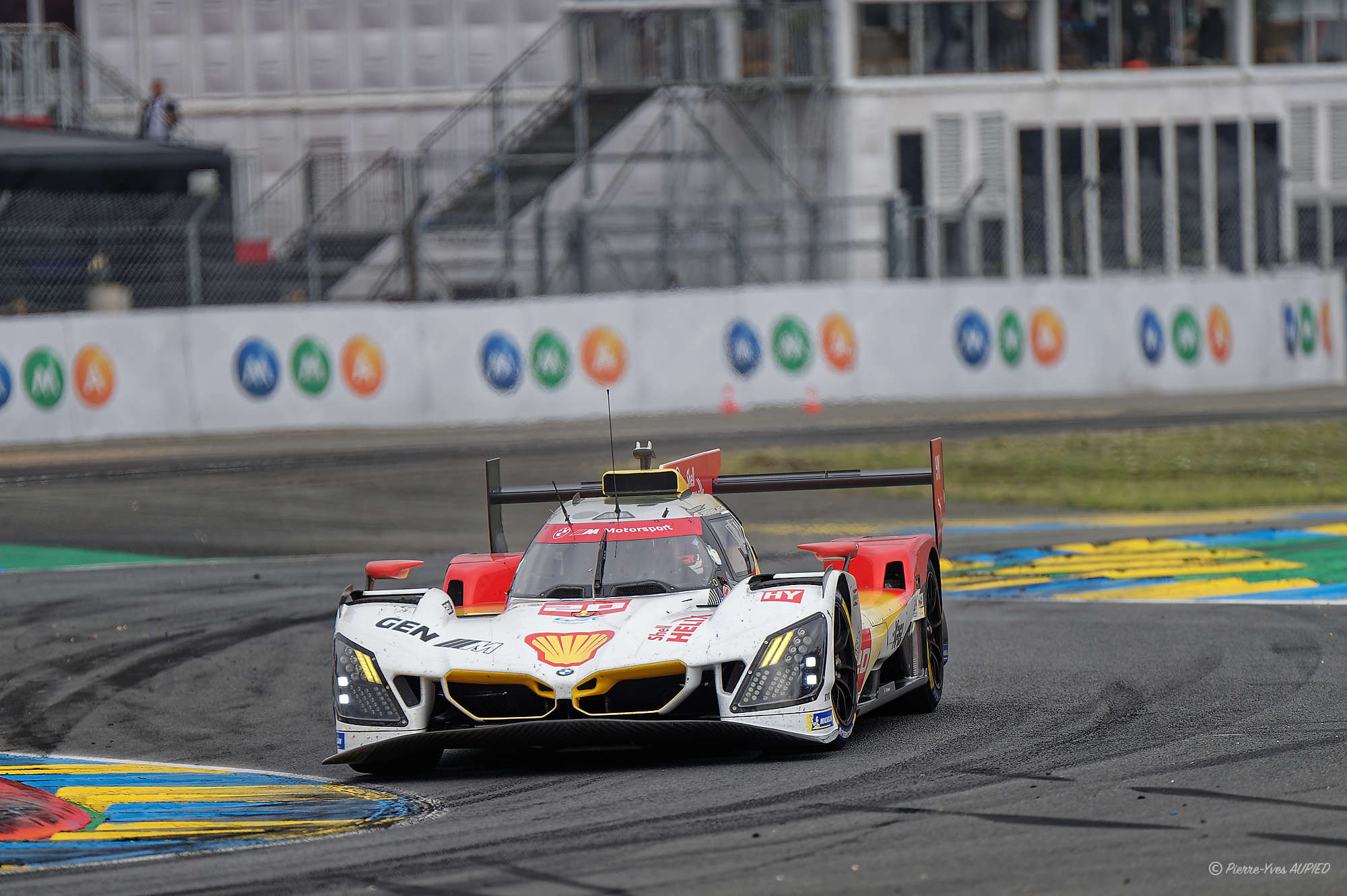 N° 20 BMW M Hybrid V8 en catégorie Hypercar - 24 H du Mans 2026 - 834D4C