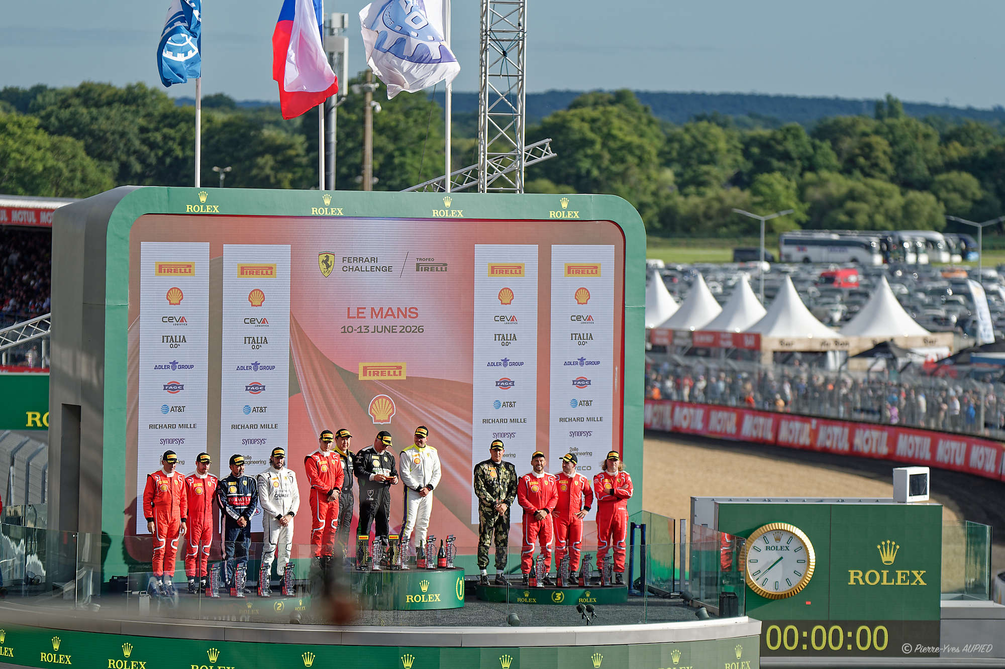Podium du Ferrari Challenge Europe - Le Mans 2026 - 866D4C