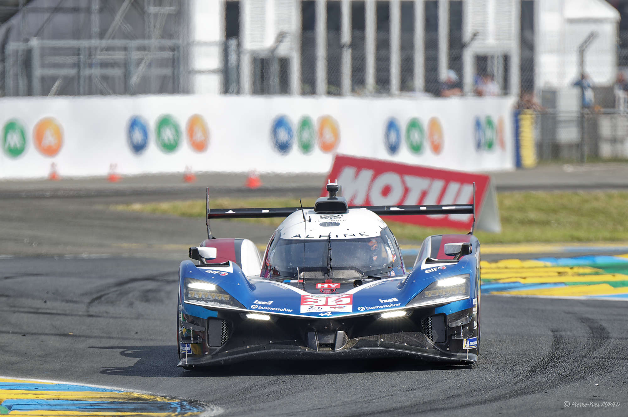 N° 36 ALPINE A424 en catégorie Hypercar - 24 H du Mans 2026 - 937D4C