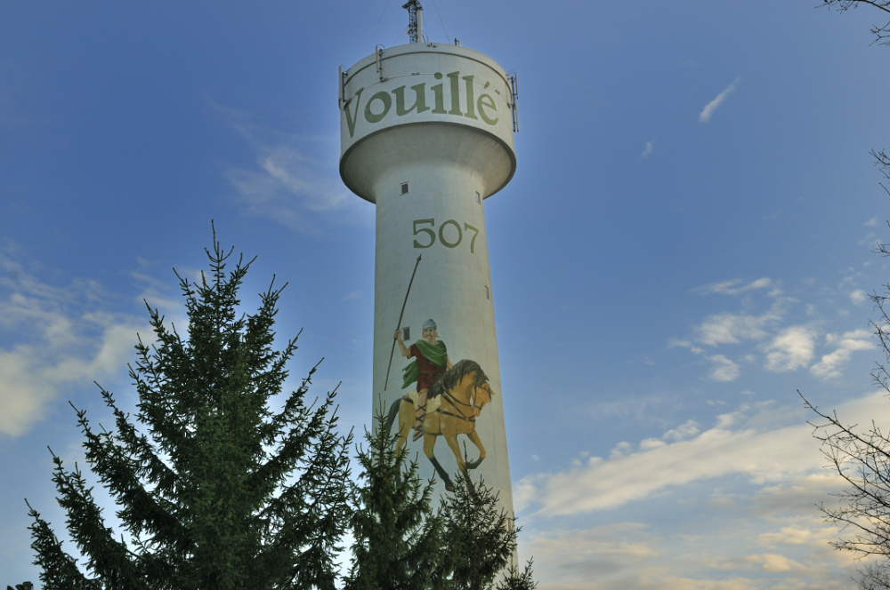 château d'eau de Vouillé (86)
