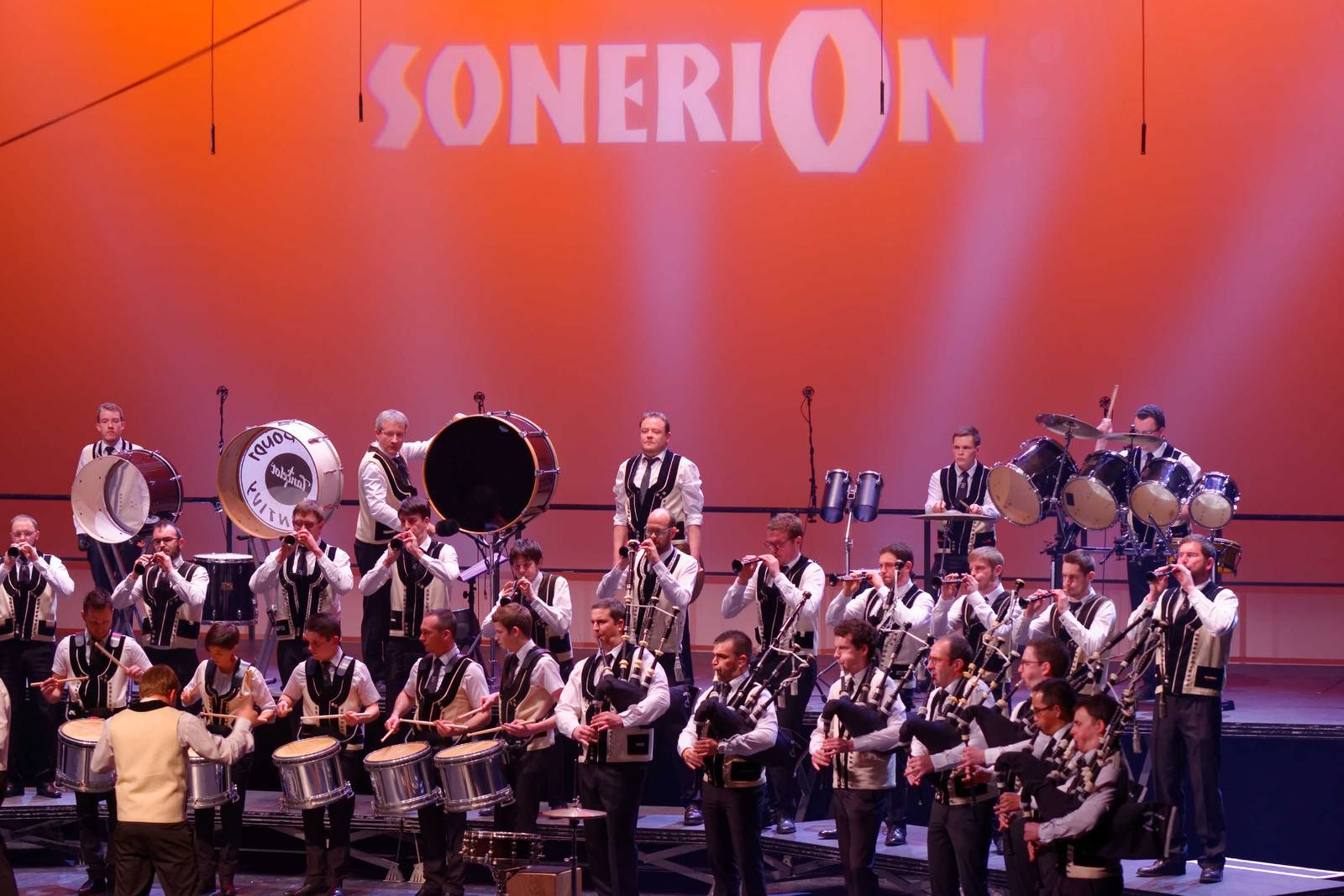 PA25688-Kerlenn-Pondi