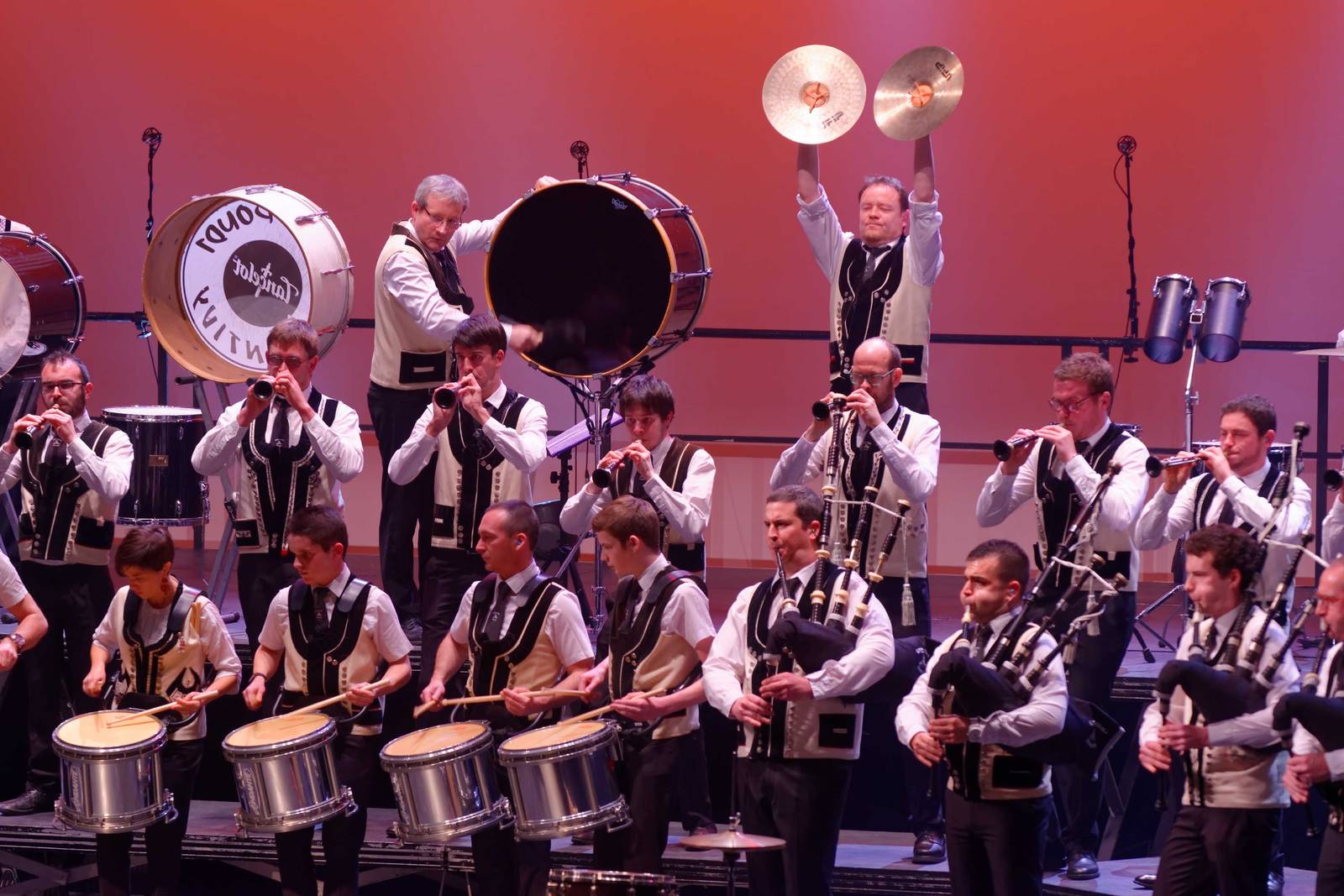 PA25689-Kerlenn-Pondi