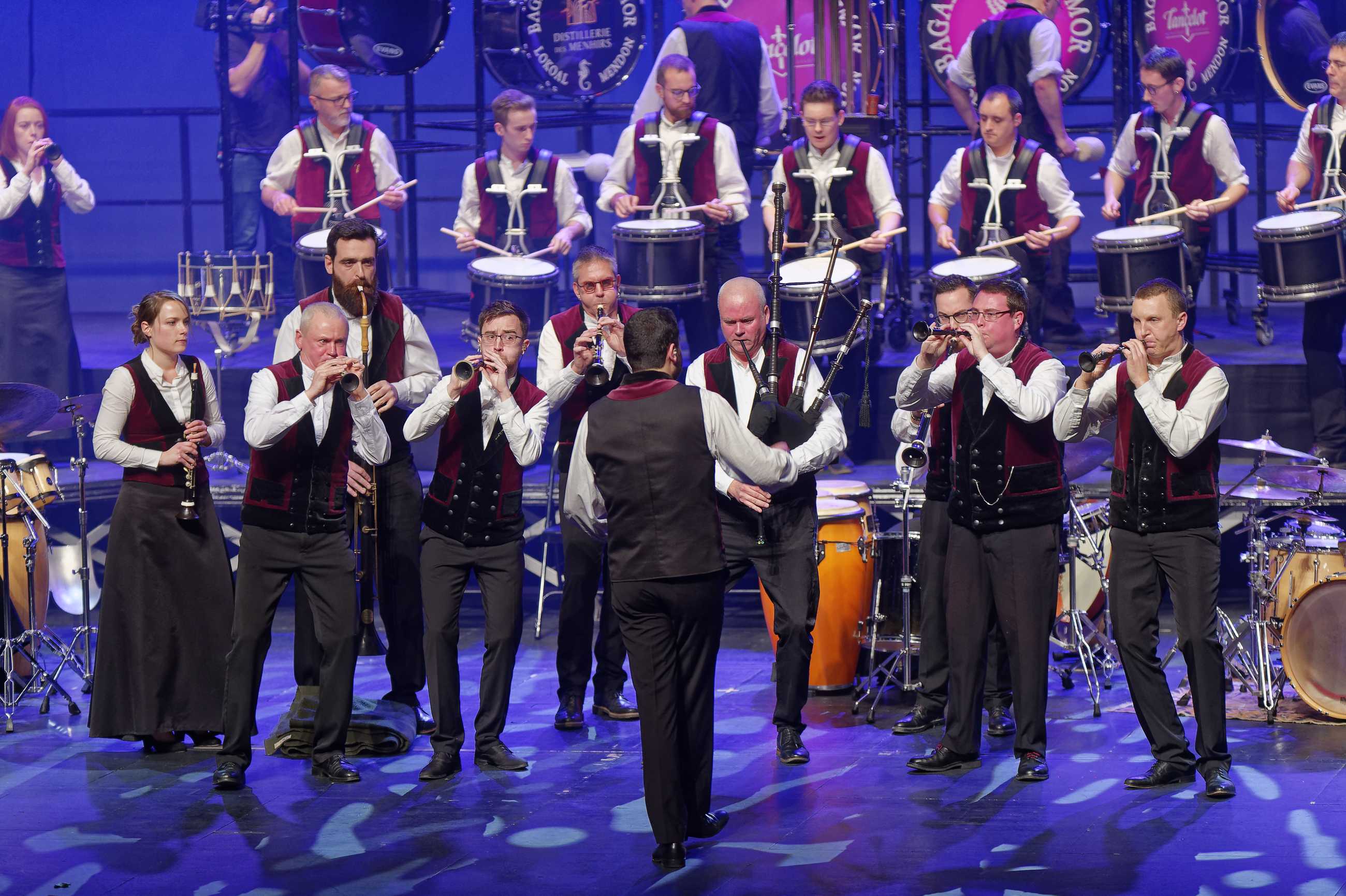 D427185Aupied-Locoal