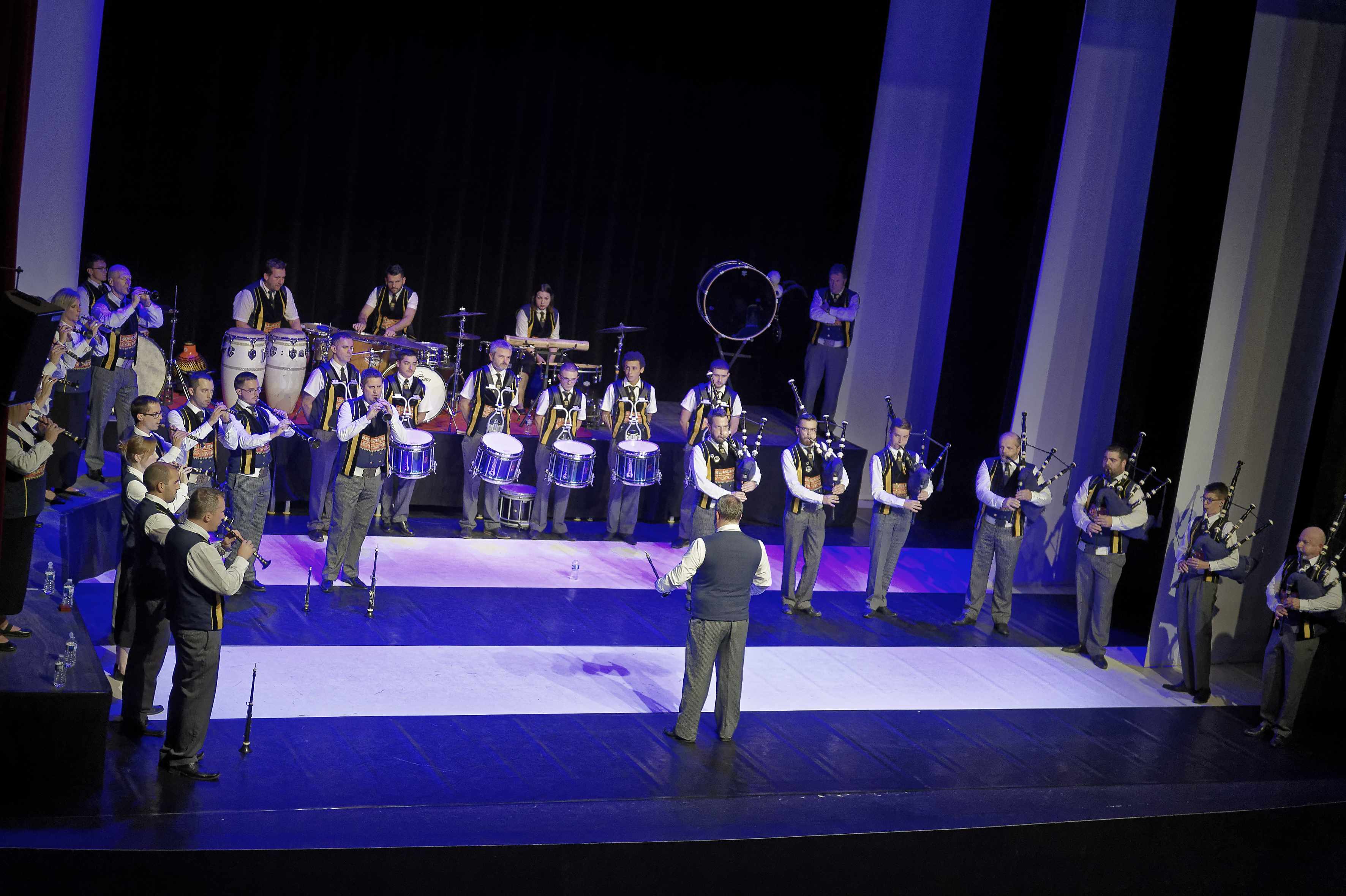 Bagad-Kemper-Bouvron-14-Oct-2018 D417356 PYA