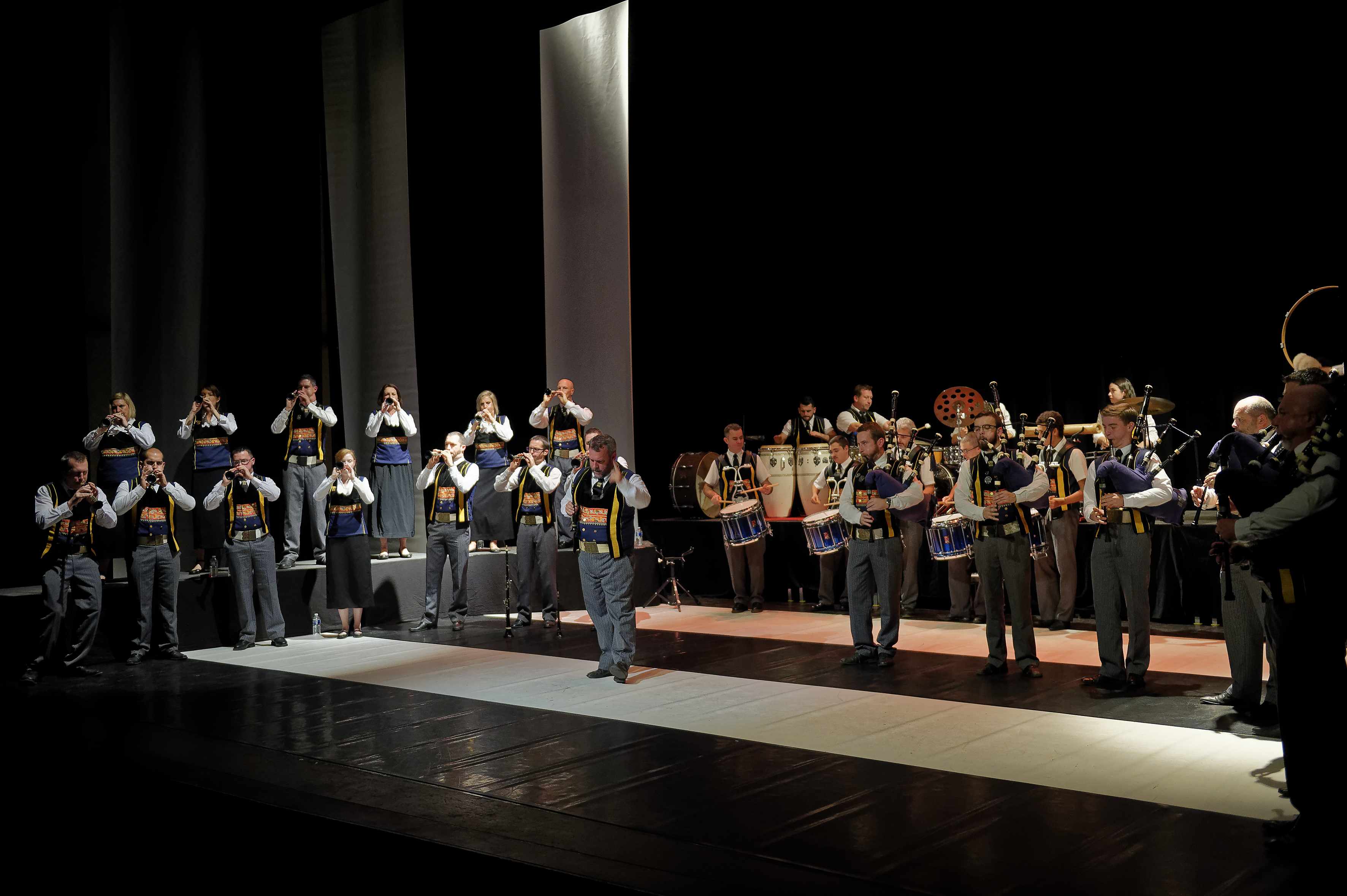 Bagad-Kemper-Bouvron-14-Oct-2018 D417370 PYA