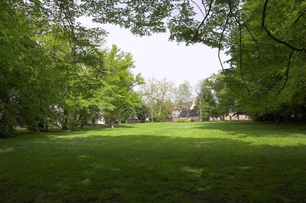 CESSON-SEVIGNE : Le parc du centre culturel- image 02