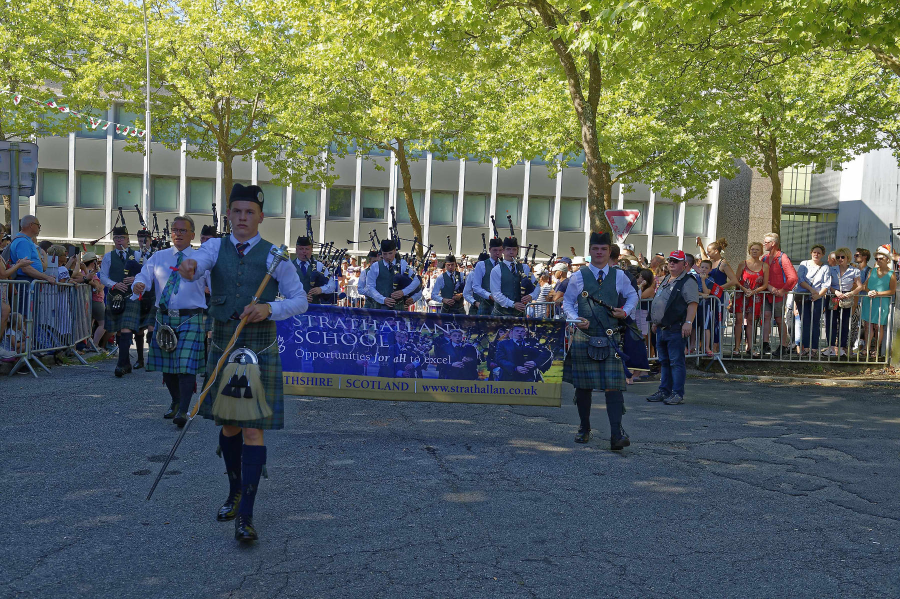 interceltique-2018-image12863-strathallan-school-pipe-band-ecosse