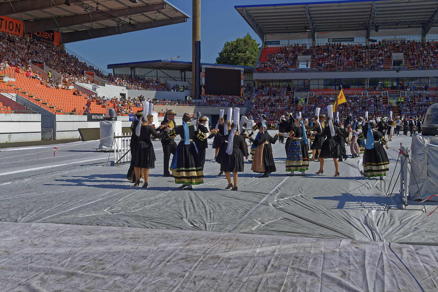 interceltique-2018-image12869-cercle-ar-vro-vigoudenn-de-pont-l-Abbé