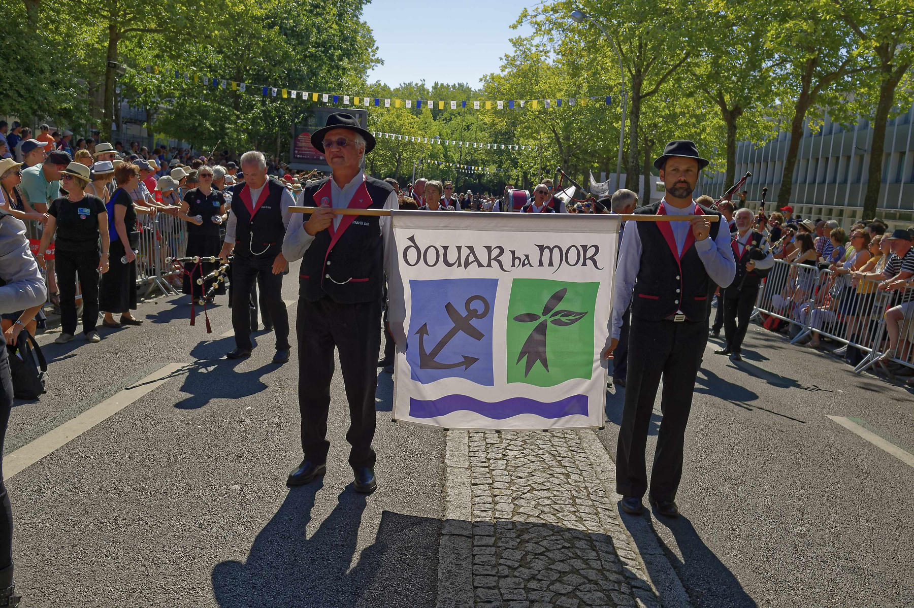 interceltique-2018-image13192-le-bagad-douar-ha-mor