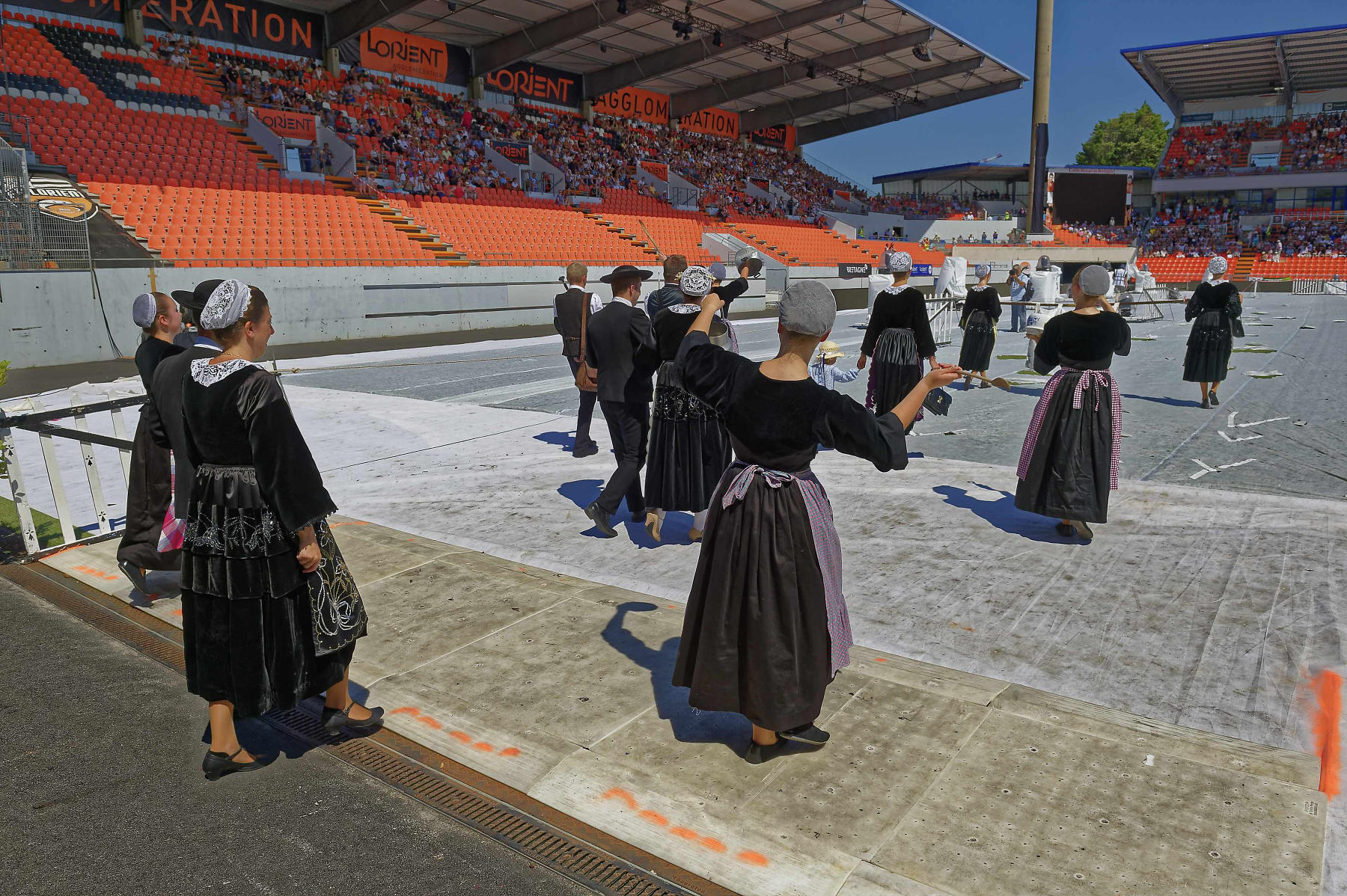 interceltique-2018-image13841-cercle-brug-ar-menez-de-spézet