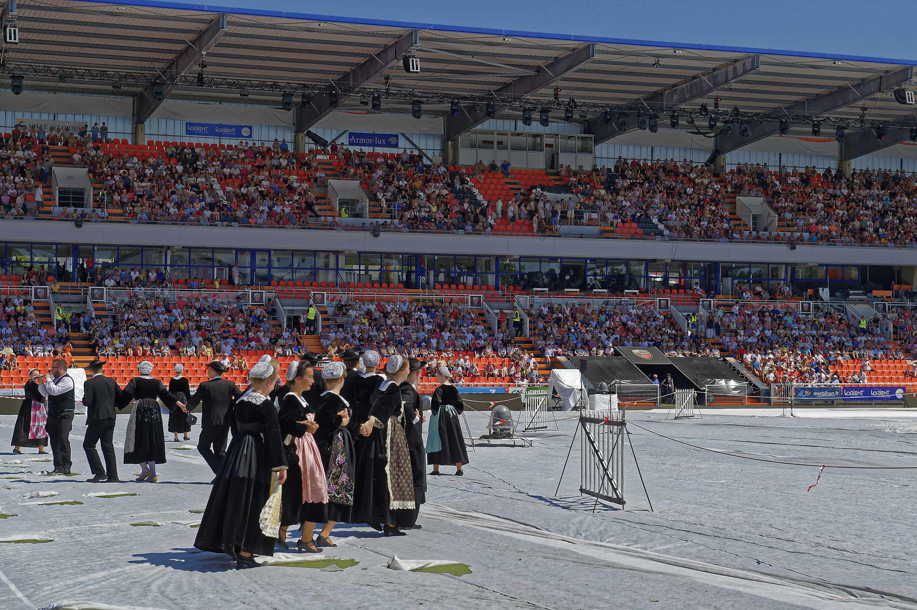 interceltique-2018-image13855-cercle-brug-ar-menez-de-Spézet