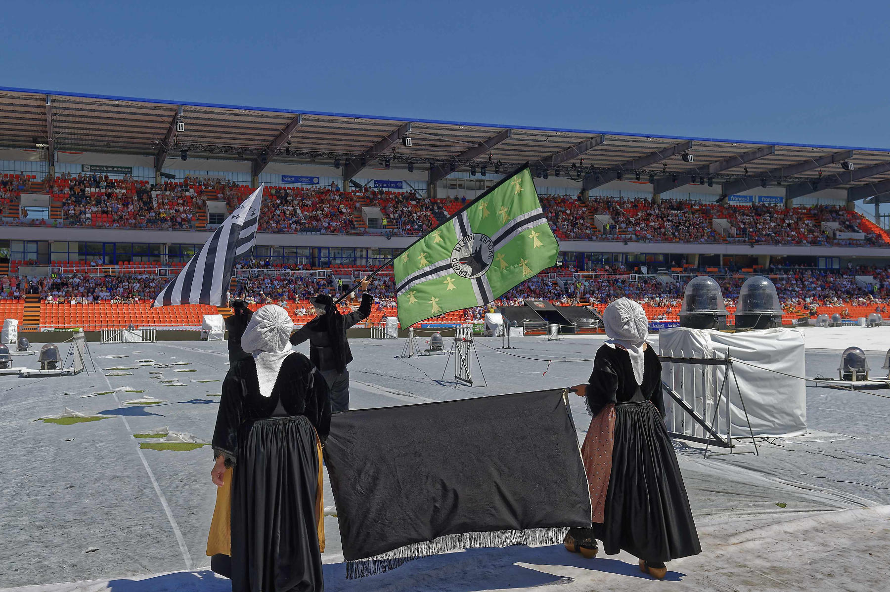 interceltique-2018-image14095-bagad-bleidi-kamorh-de-camors