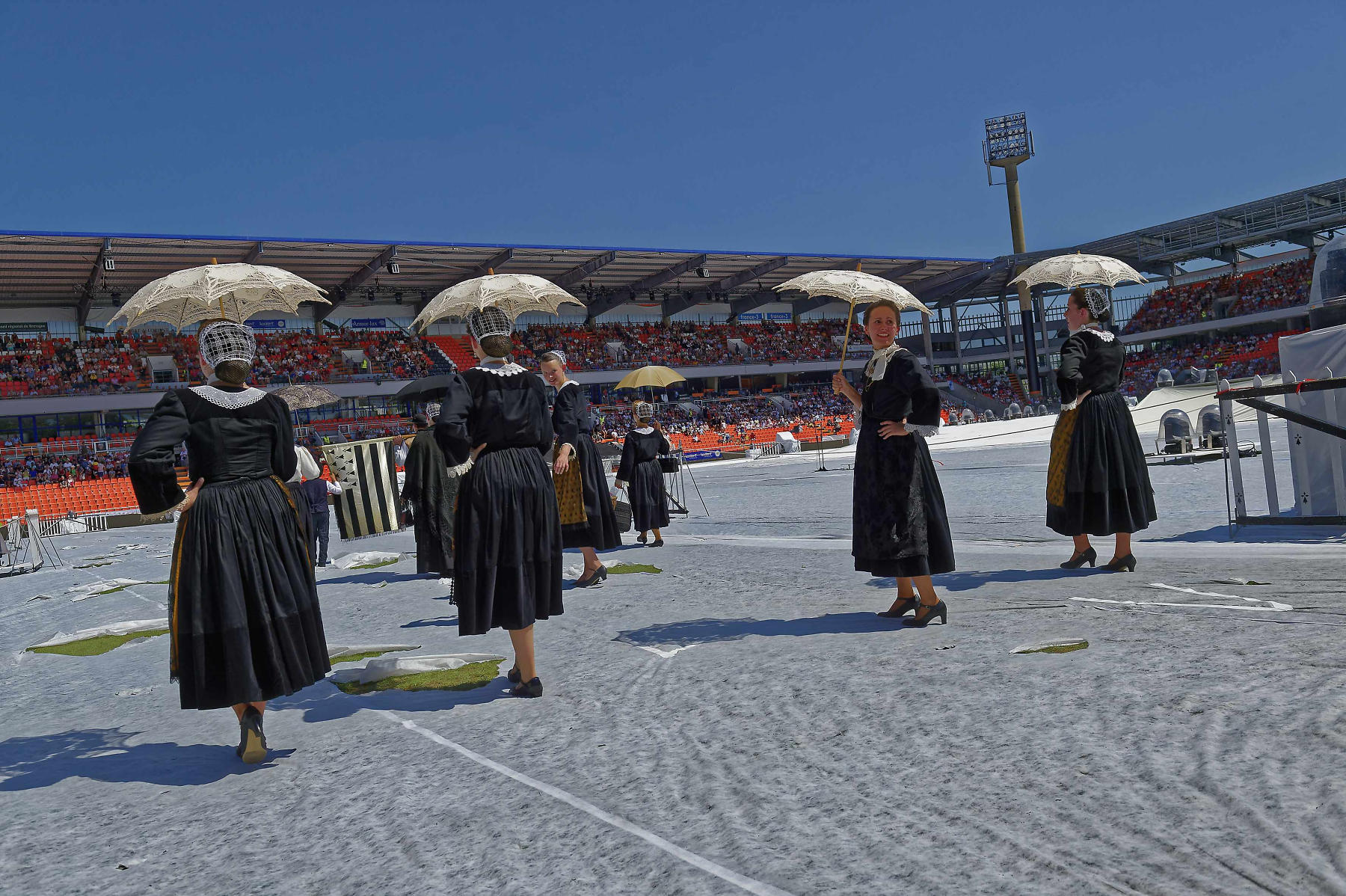 interceltique-2018-image14133-cercle-celtique-les-blés d-or-de-saint-nicolas-du-pélem