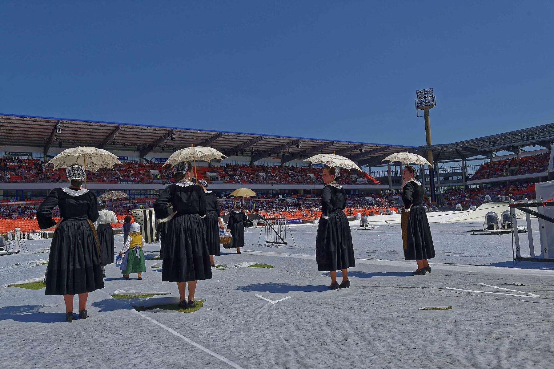 interceltique-2018-image14135-cercle-celtique-les-blés d-or-de-saint-nicolas-du-pélem