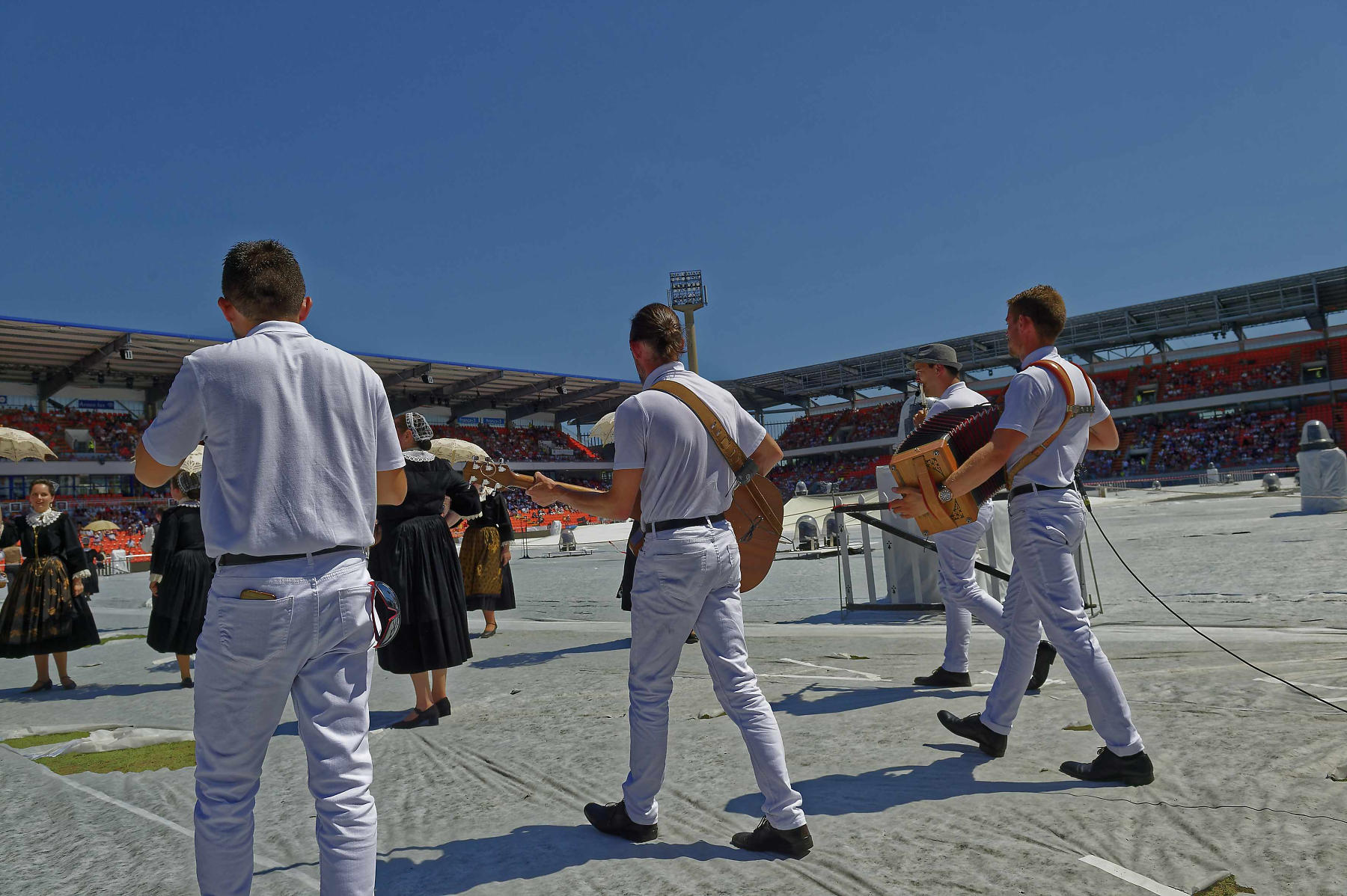 interceltique-2018-image14148-cercle-celtique-les-blés d-or-de-saint-nicolas-du-pélem