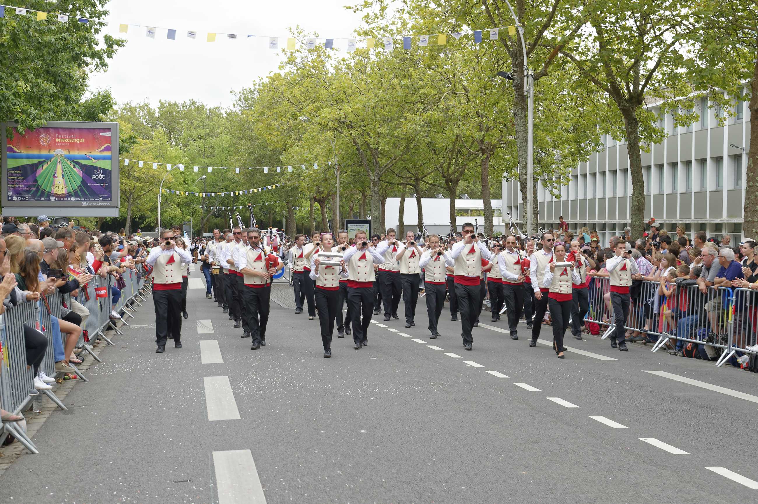 Festival interceltique - Bagad Saozon-Sevigneg - D419808