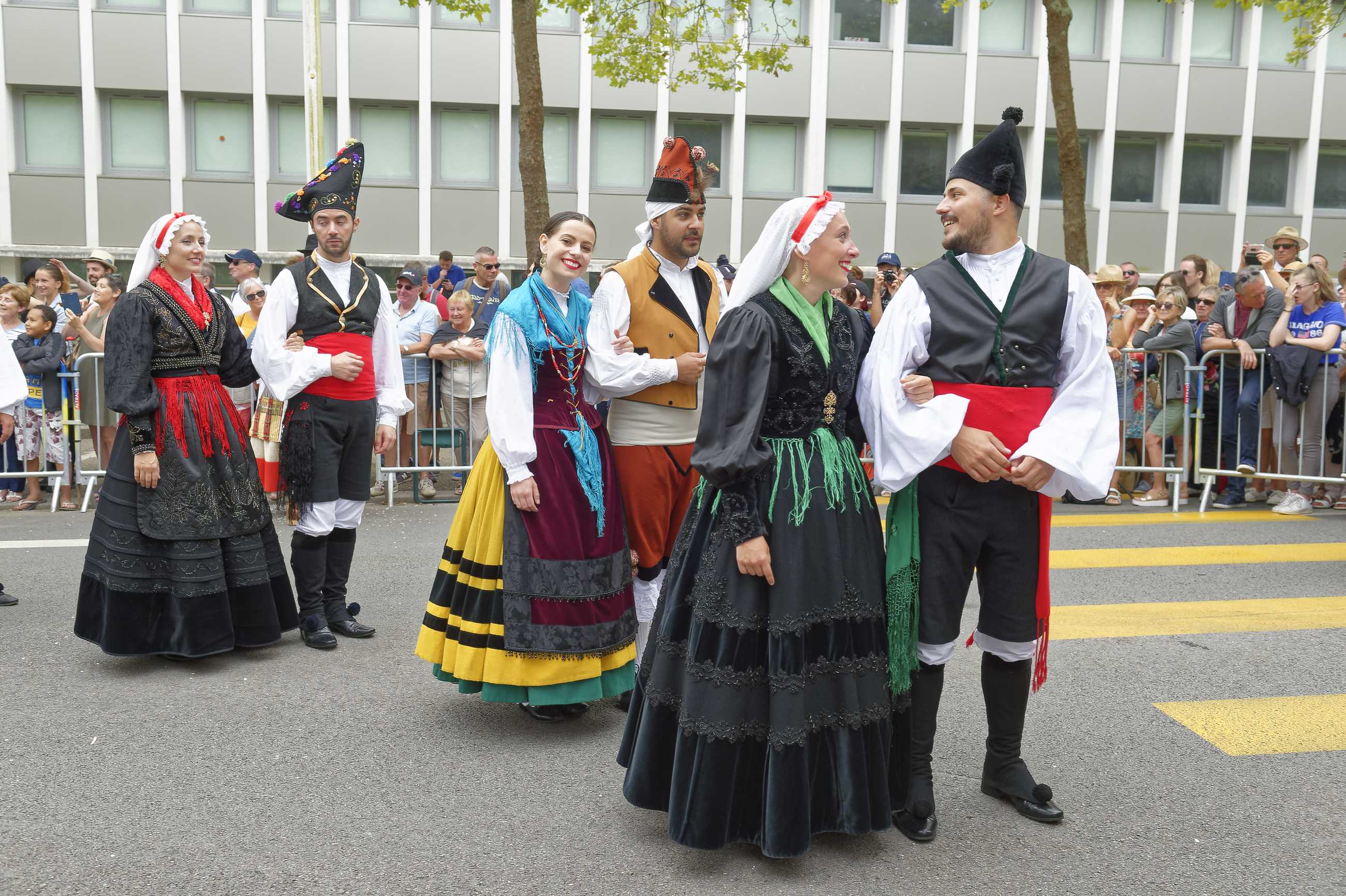 Festival interceltique - Grupo de Baile Xacarandaina - D419854