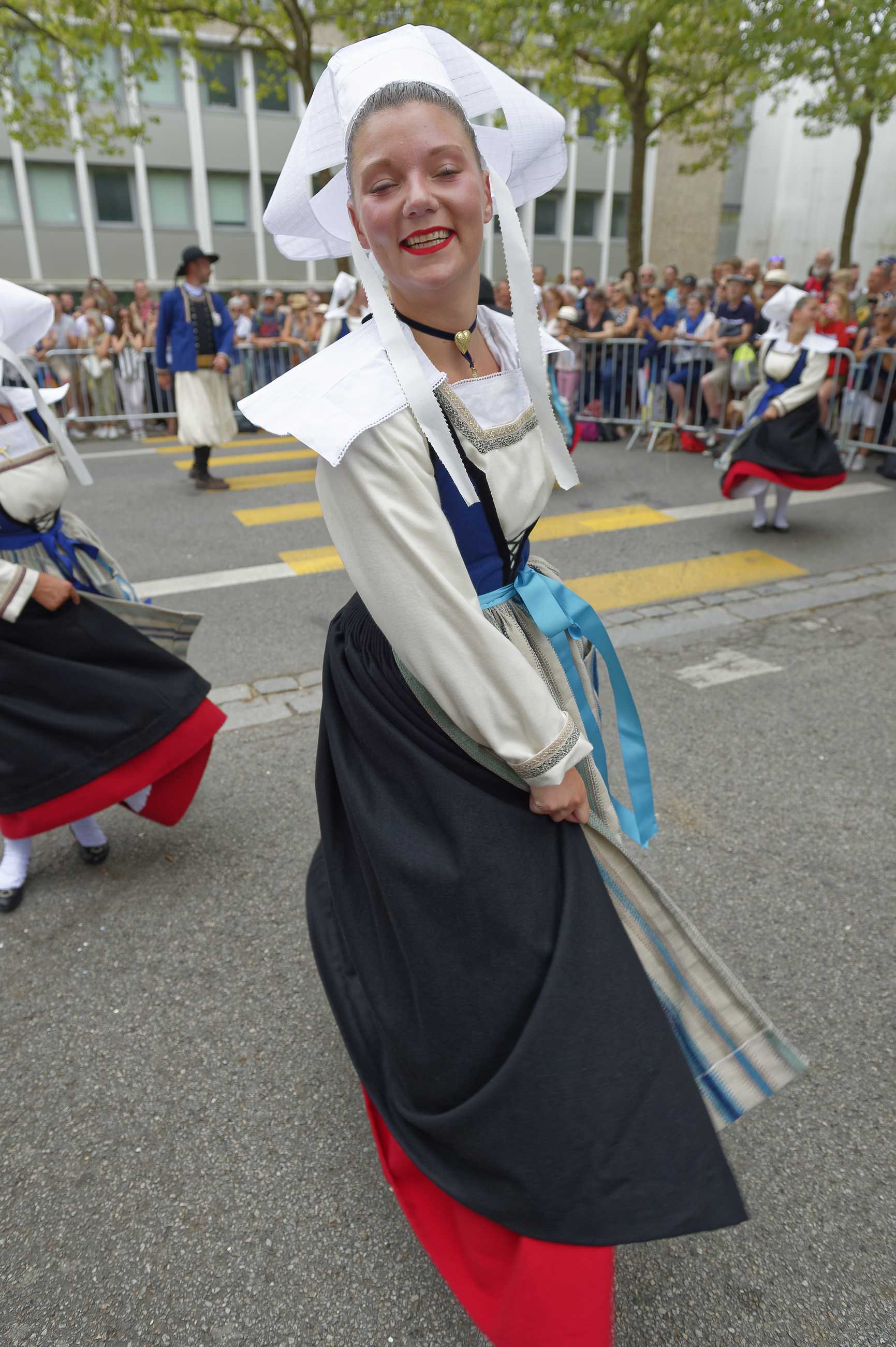 Festival interceltique - Cercle Ar Bleuniou Kignez - D420057
