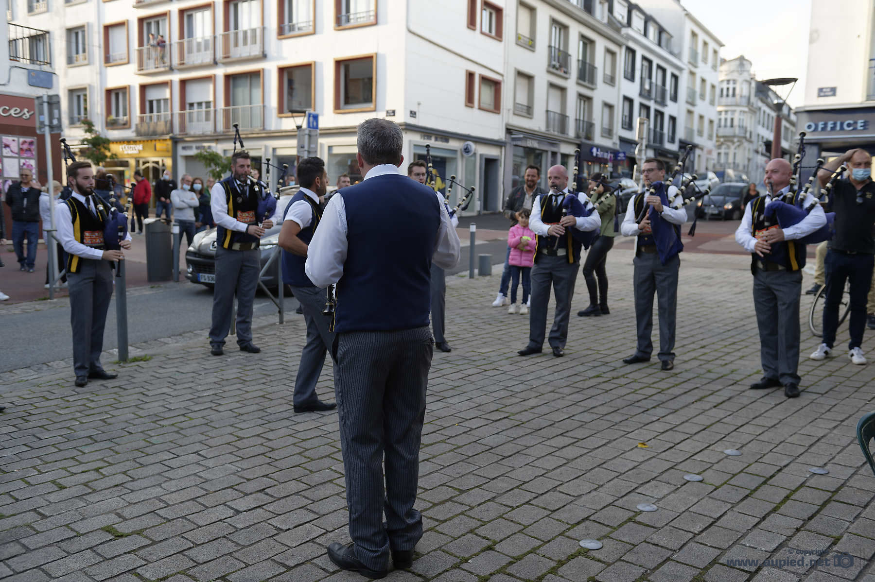 FIL2021-22189 Bagad KEMPER