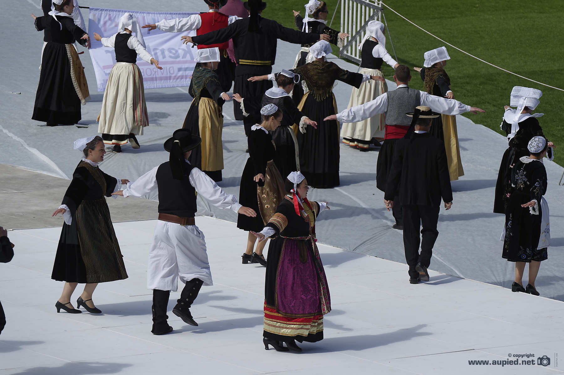 FIL2021-23025 Collectif Divroët