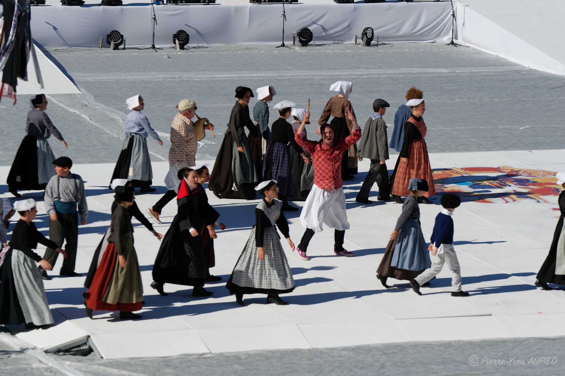 D423121-enfants des cercles du Morbihan