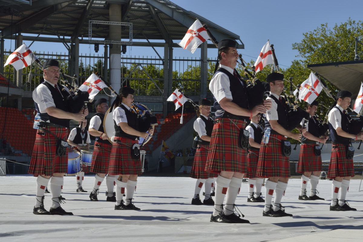 interceltique-2015-087-Derryclavin Pipe Band Irlande