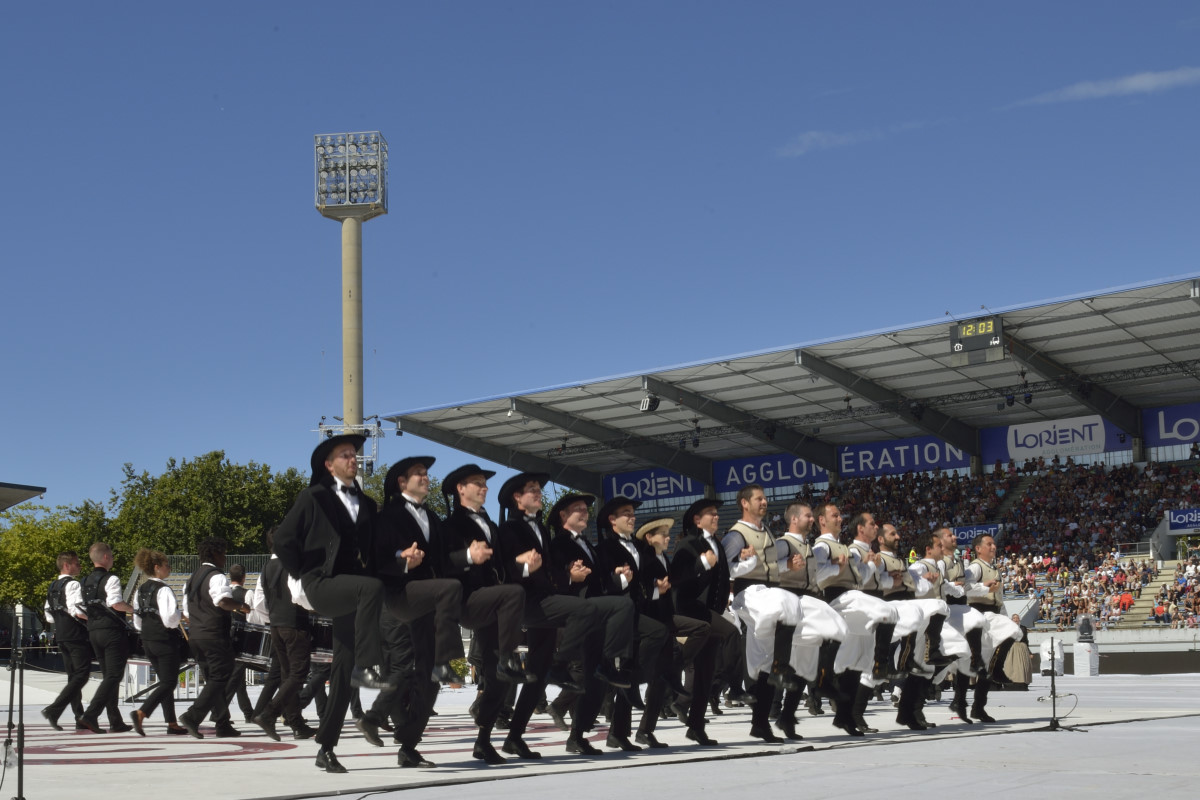 interceltique-2015-121-Kevrenn Alre Auray