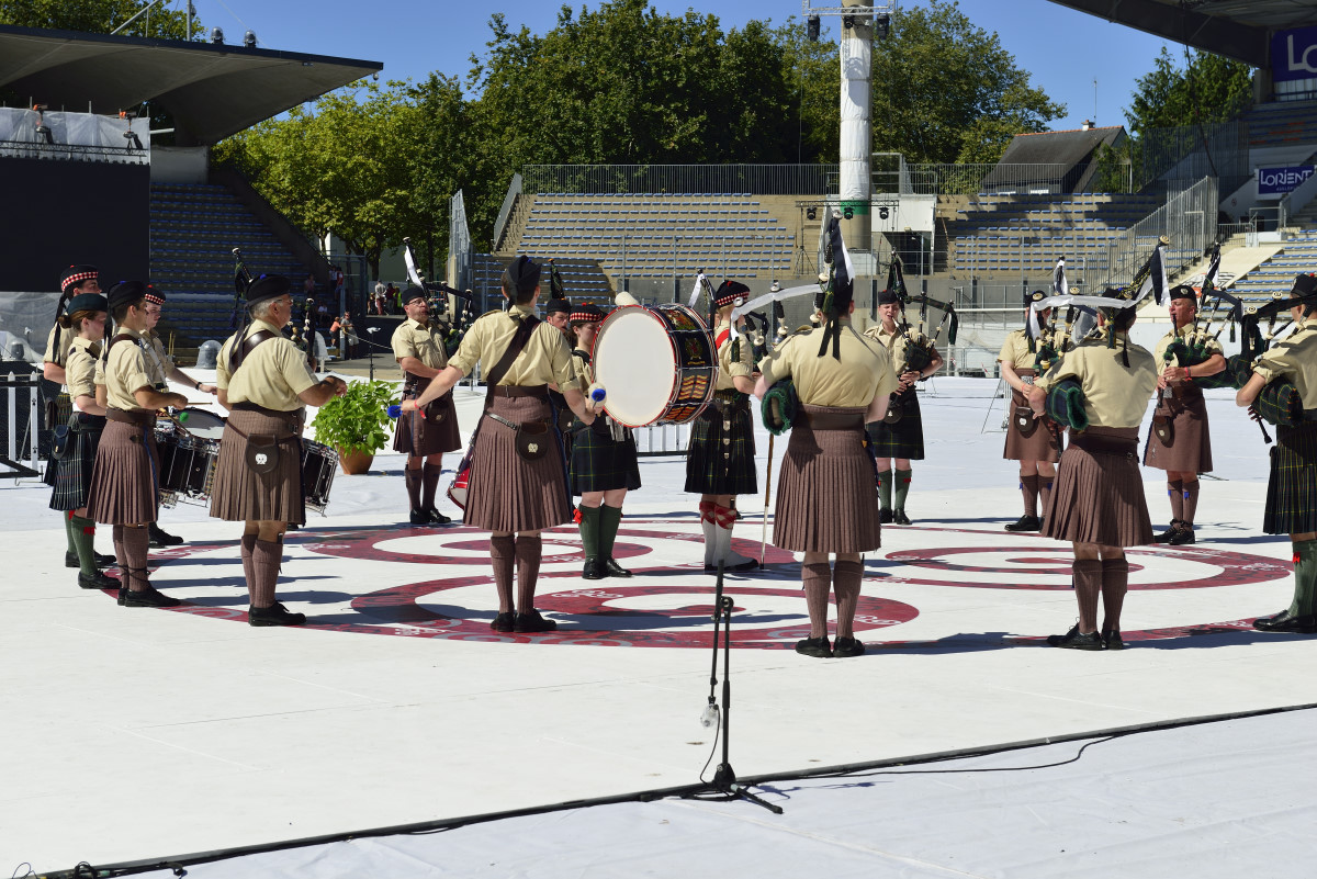 interceltique-2015-133-London Scottish Pipe Band Ecosse