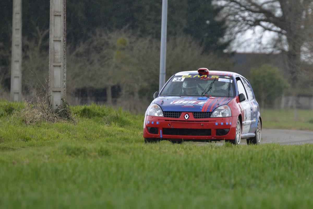 rallye-du-pays-de-Lohéac-2016 numero 34-Gregory DENIE-Yvonnick LE THIEC-RENAULT Clio Ragnotti-FN-3 PA15714.jpg