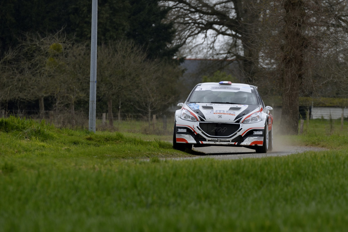 rallye-du-pays-de-Lohéac-2016 numero 03-Jean-Pierre LANDRON-Emilie ROGEON-PEUGEOT 208 T16-R-R5 PA15692.jpg