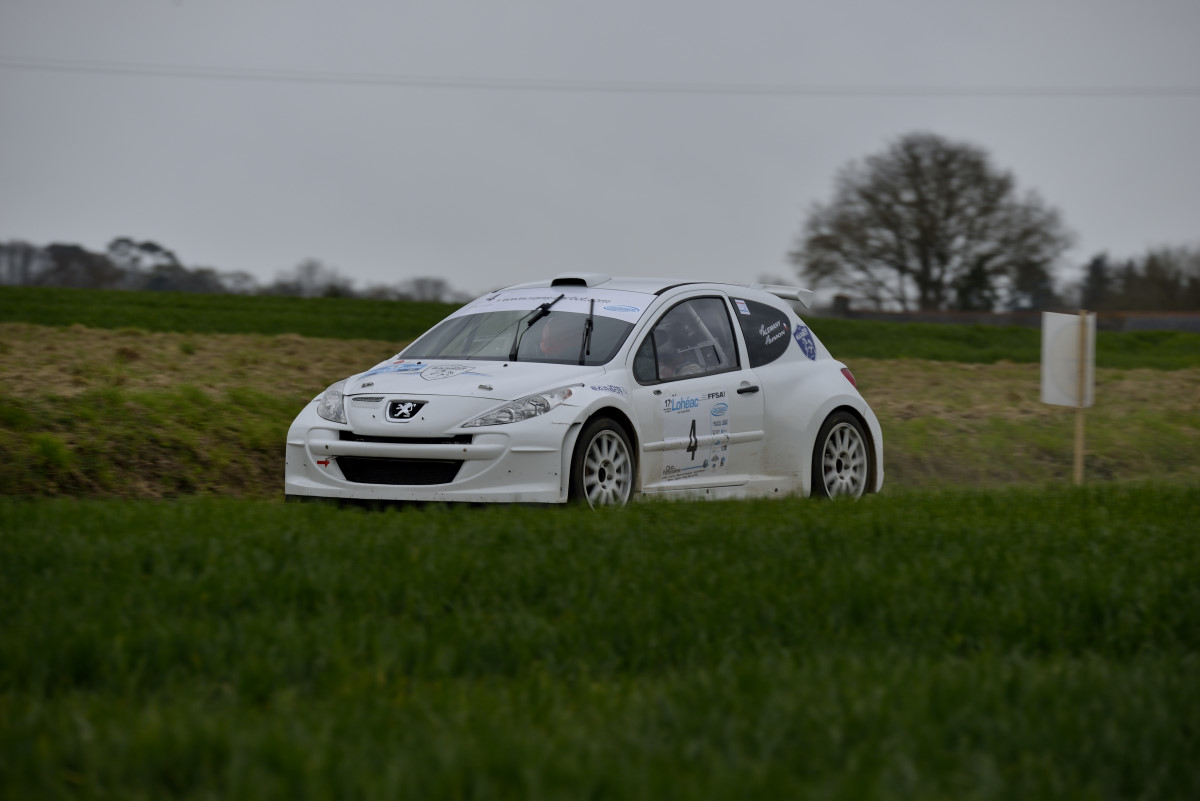 rallye-du-pays-de-Lohéac-2016 numero 04-Sebastien ALEMANY-Nadege SIMON-LEBAILLIF-PEUGEOT 207 S2000-A-7S  PA15675.jpg