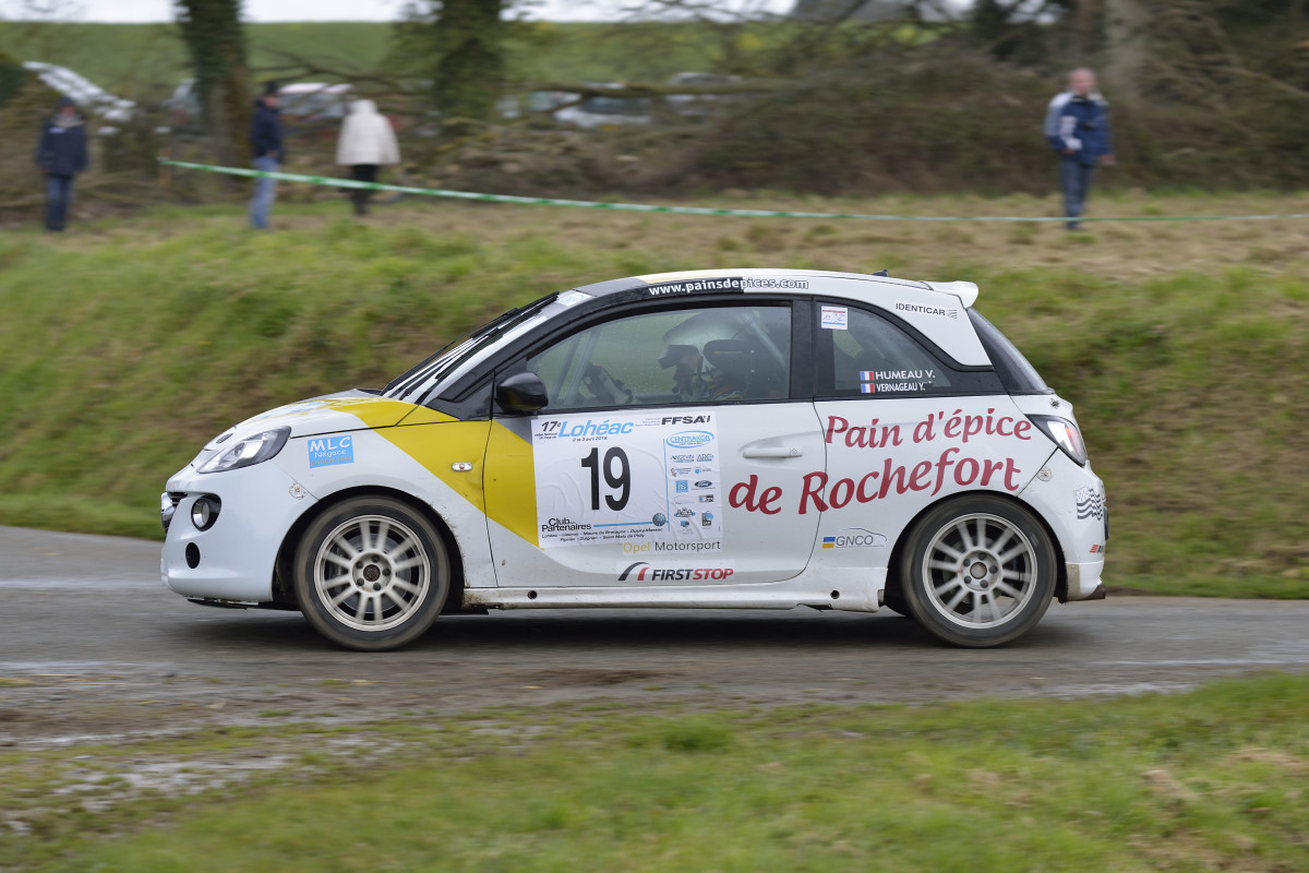 rallye-du-pays-de-Lohéac-2016 numero 19-Vincent HUMEAU-Yoan VERNAGEAU-OPEL Adam-R-R2 PA15723.jpg