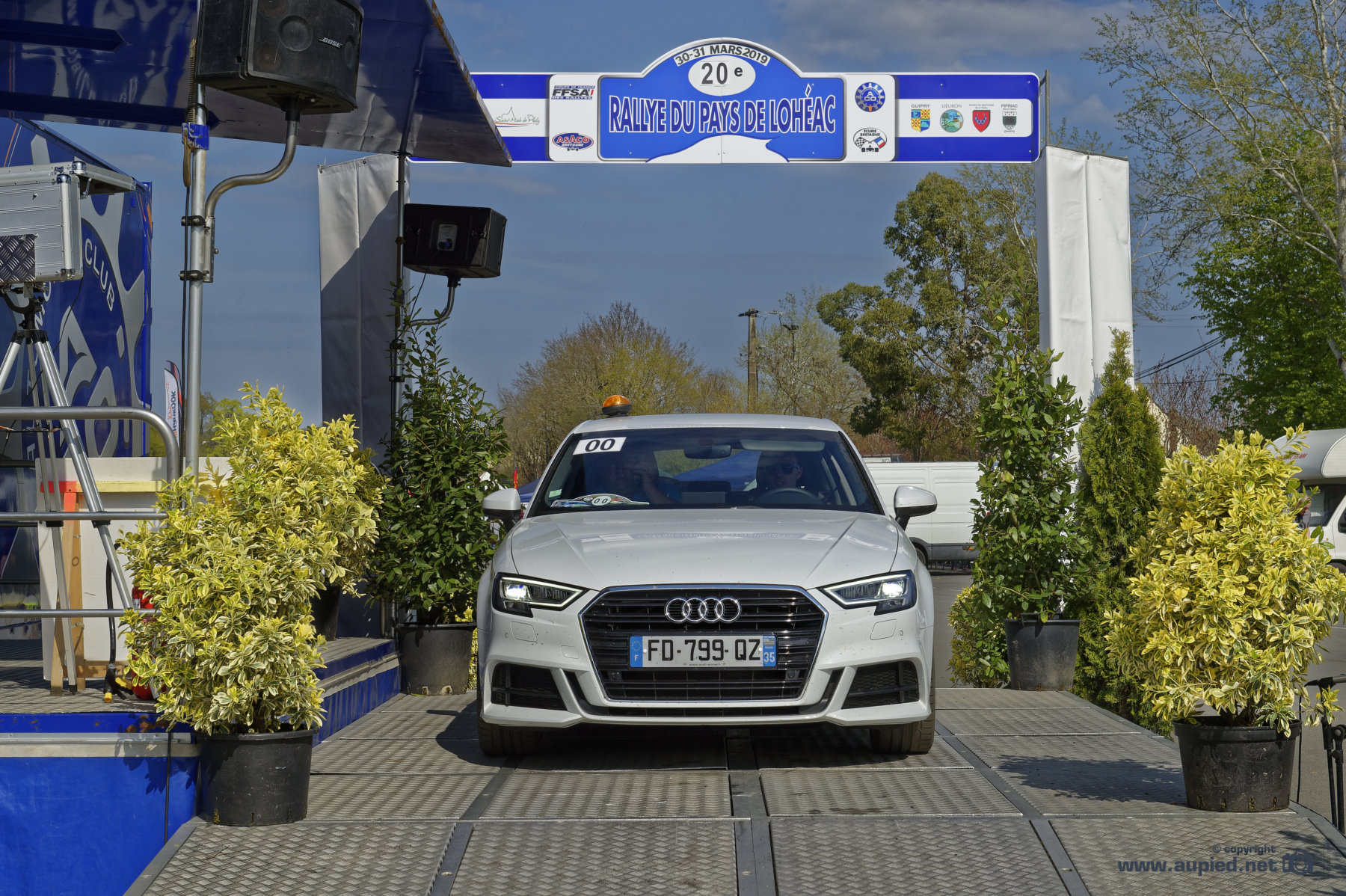 Voiture numéro 00 au Rallye du Pays Lohéac 2019 image-13117