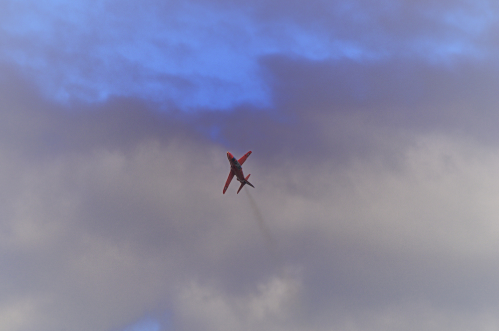 RENNES AIRSHOW 2010 -   les " Red Arrows " 1