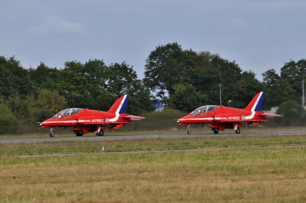 RENNES AIRSHOW 2010 -   les " Red Arrows " 5