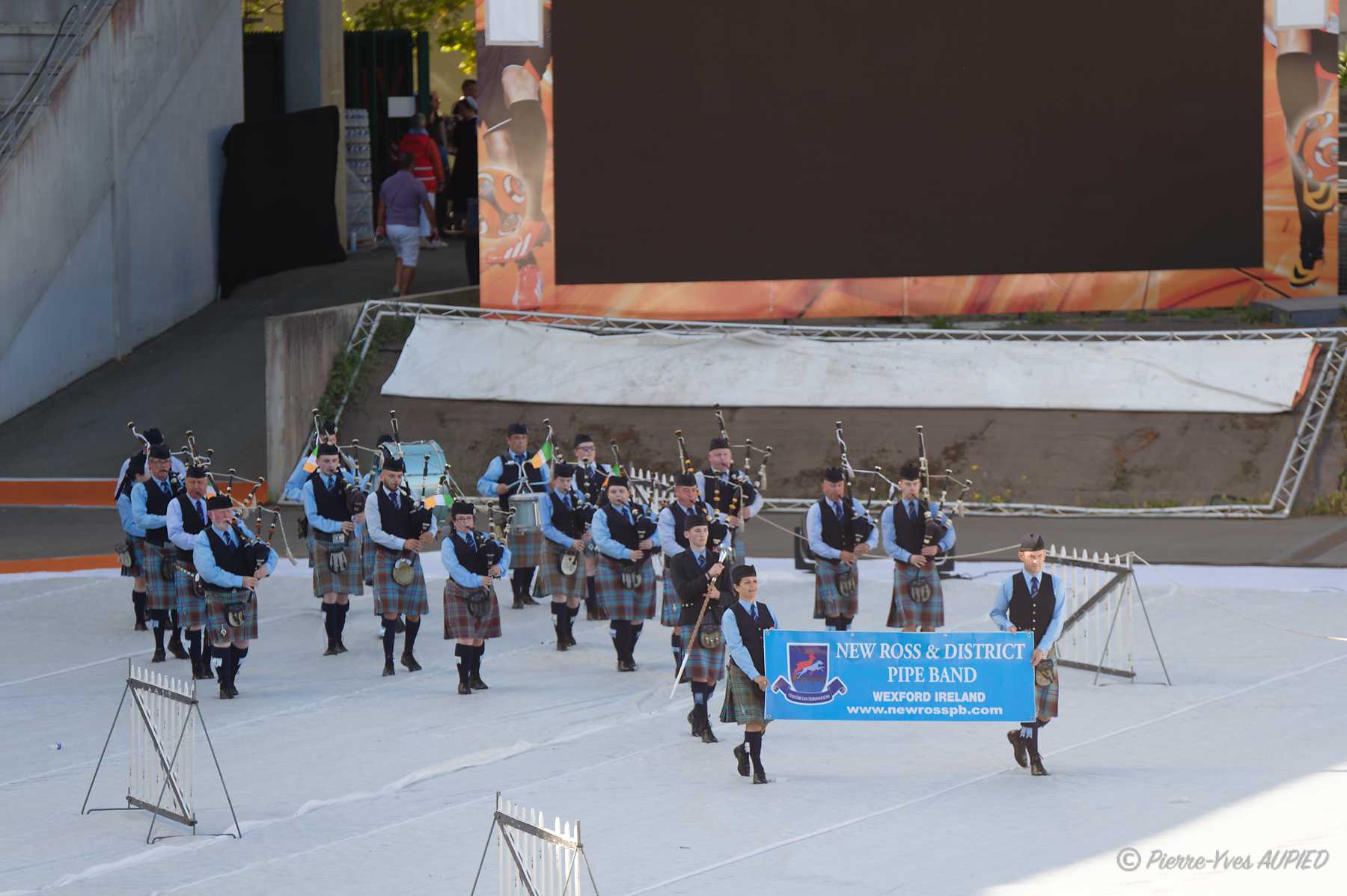 D423126-New Ross Pipe Band